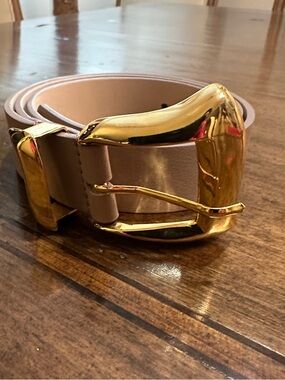 B-Low the Belt Tan (putty) color strap with Gold toneBuckle Leather Belt NWOT